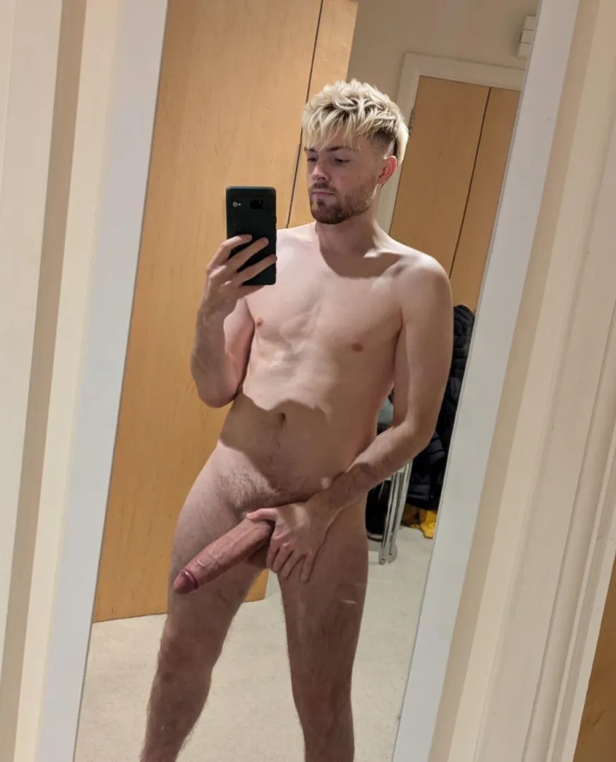 Everyone kept saying I had too many clothes on  posted by Safe-Coast6430