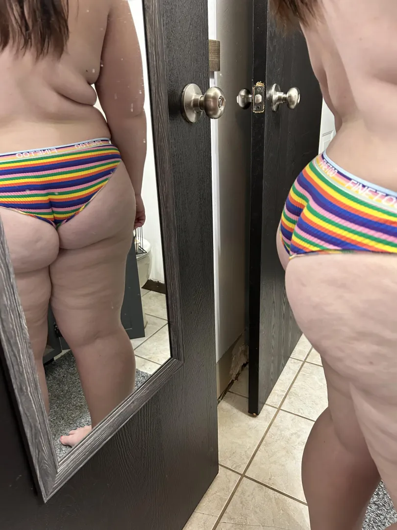 Everyone loves a fat slut posted by daddysgoodgirl14