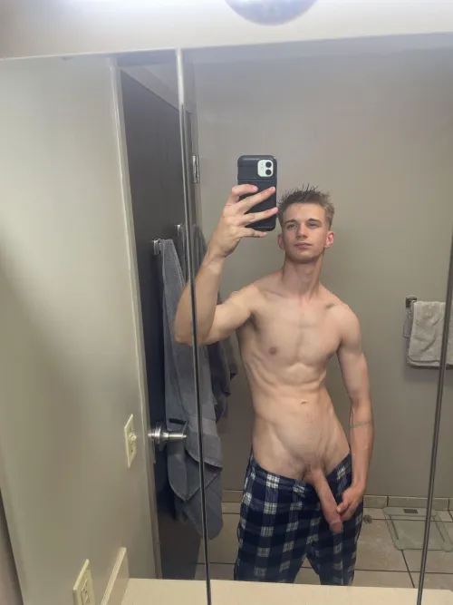 Everyone needs a hung white guy by Babeimhome1