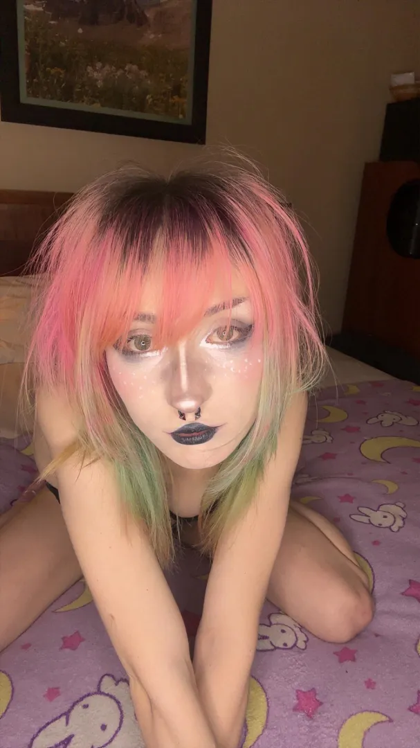 Everything down to my freckles are small posted by MeteorVesta