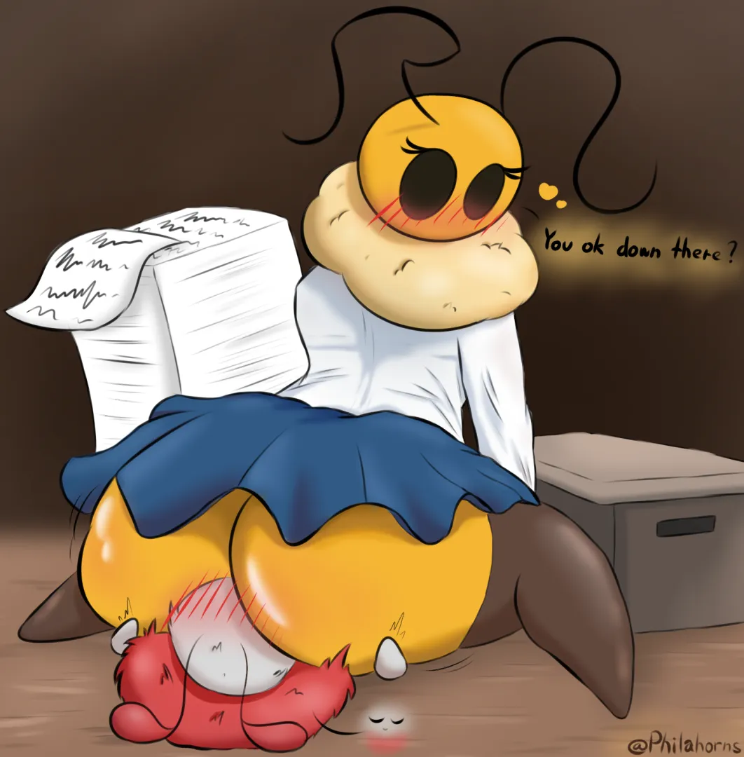 Examining her beehind (Philahorns (me)) posted by Philahorns