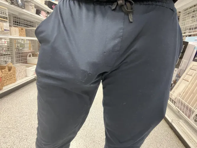 Excuse me, can I squeeze by by Vampire-tiger357