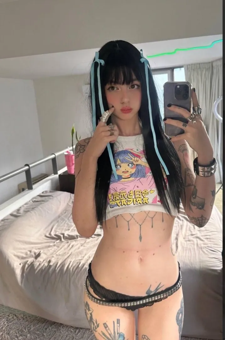 F 18 don’t blink, you might miss me lntsgm:.lunavayen posted by nonchalantpedestal