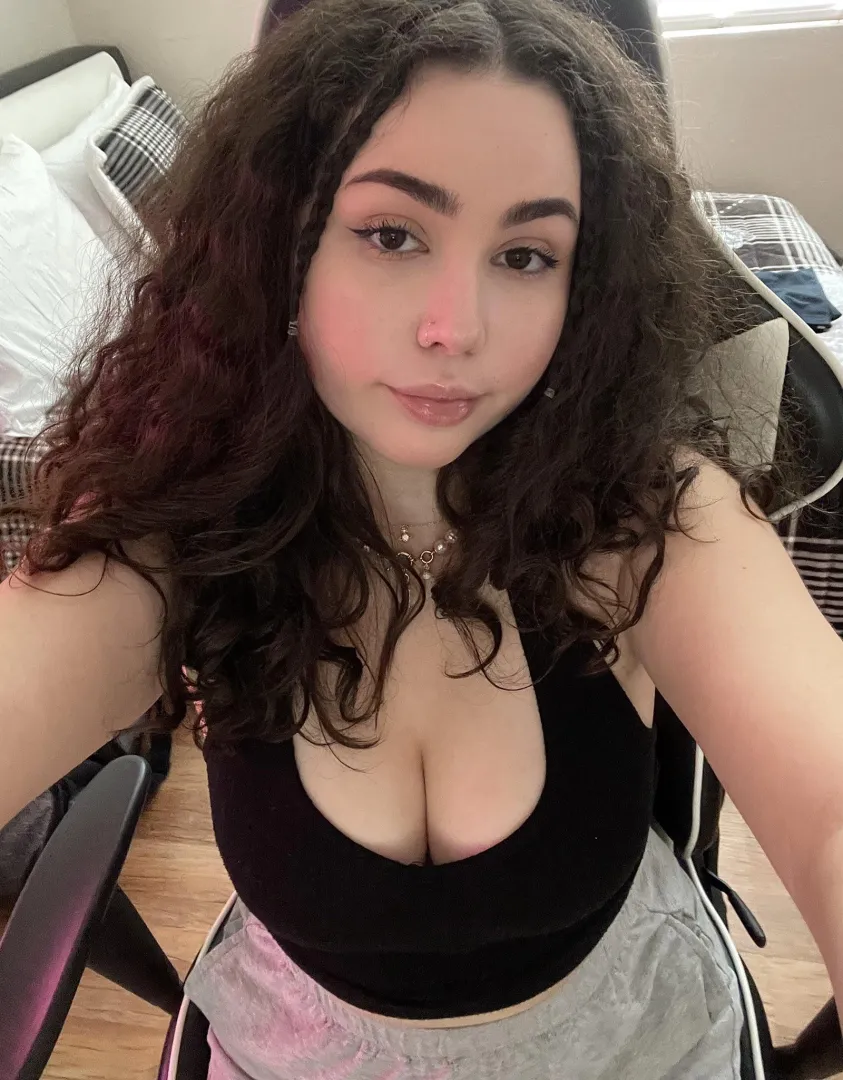 [F] Downtown Greenville – Available Now posted by Cindy_poet