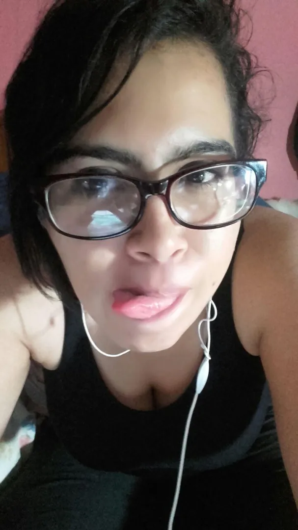 [f]  posted by cinthia2556