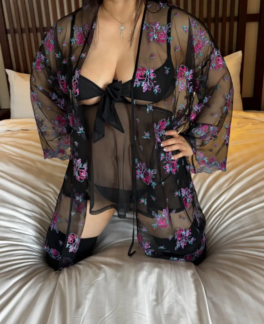 [F] Heading to the taboo show to find something kinky posted by Handful_OF_Daisy