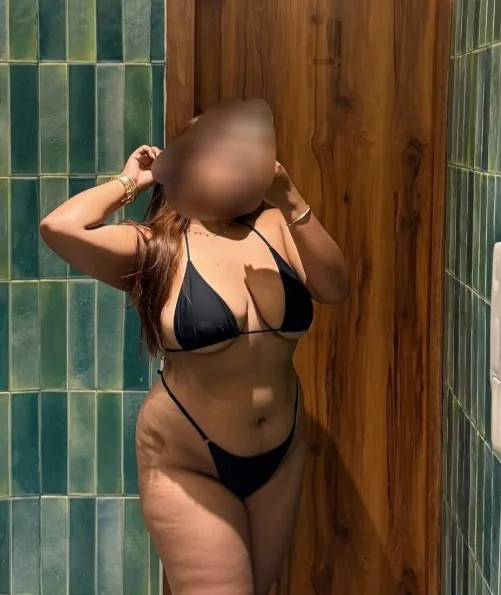 F Here looking for Mature couples. by Healthy-Aside-8062