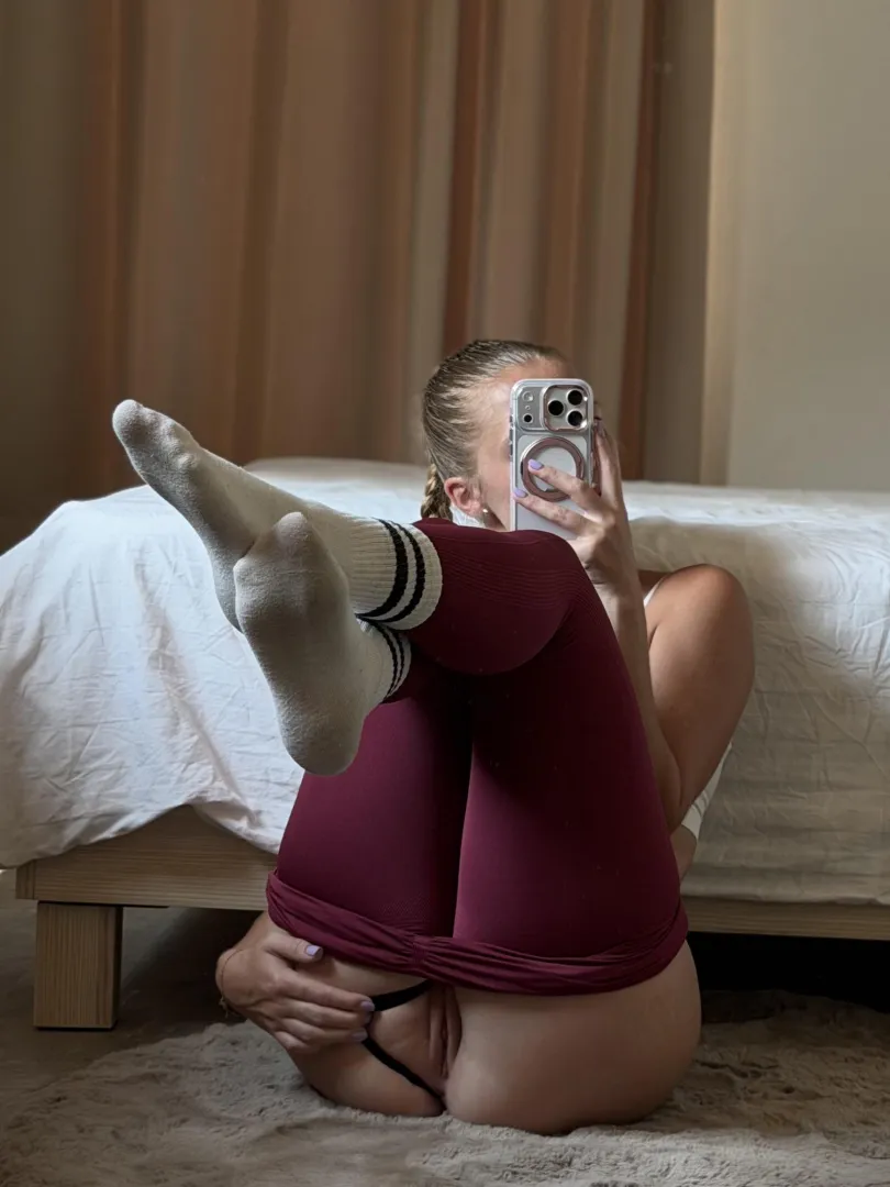 [F] imagine the smell in this room.. ooops posted by Myramasaa