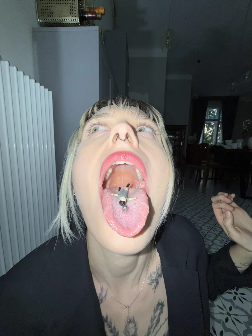 {f} look how good this little one looks on my tongue posted by freyathegiantess