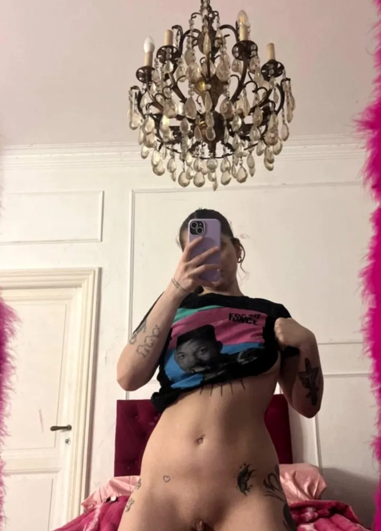 [f] look stare, but dont touch posted by softlysavagemia