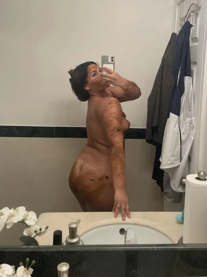 (f) mhmm i should blend my makeup better posted by kathy115