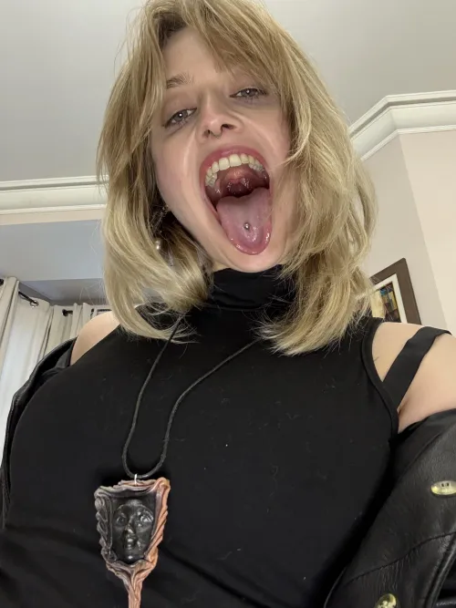 {f} my mouth will be a wonderful home for you by freyathegiantess