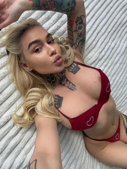 [F] Ready for desert by ScreenCompetitive695