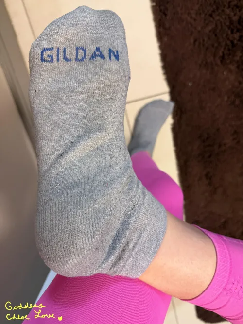 [F] they always smell the best after a workout by Goddess_ChloeLove