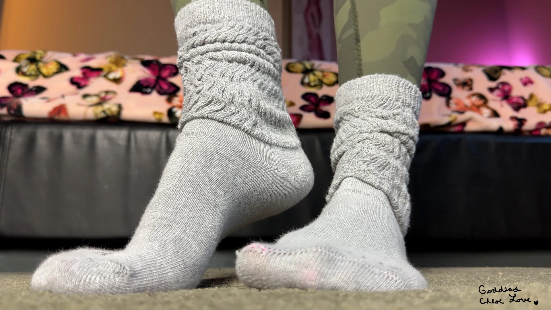 [F] Thick sweaty socks posted by Goddess_ChloeLove