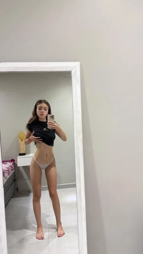 F18 would you destroy a 5‘1 girl by GlossWhisper