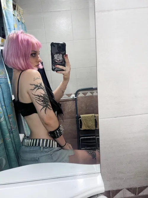 F188 Free tonight, need someone that can host faster replies on lnssta: .elenaiviel'. by jellyrolls_22