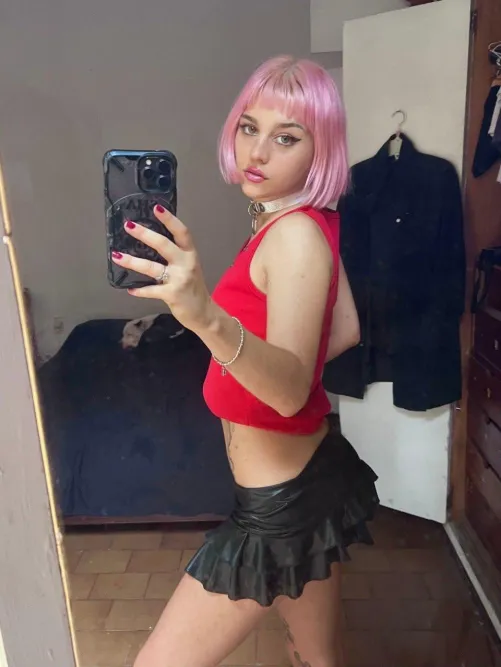 F188 Looking for a host. - chat on lntsag: .stephaniezirae'. by Smec1207