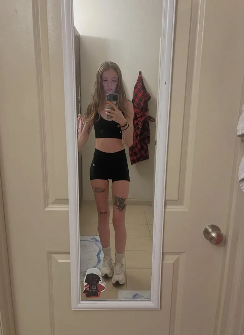 F19 Giving Honest Ratings. Upvote and if I like your cock I’ll give you my nudes. posted by No-Percentage-9041