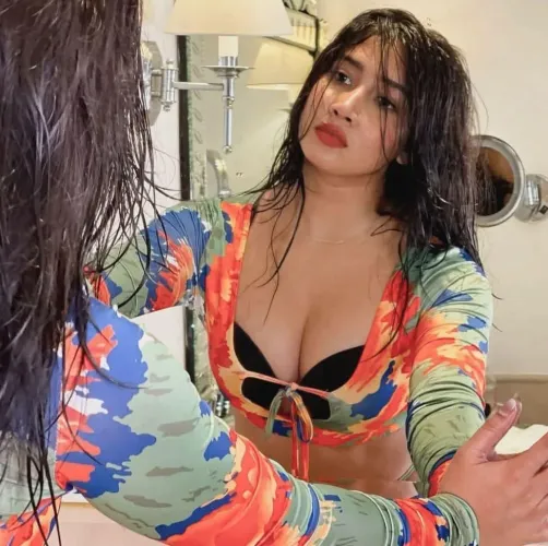 F21,I'll send u nudes (I'm not a seller) i'm drunk just upvot, ask me anything, add my snap--(krisssdiopl by Several-Gur-6025