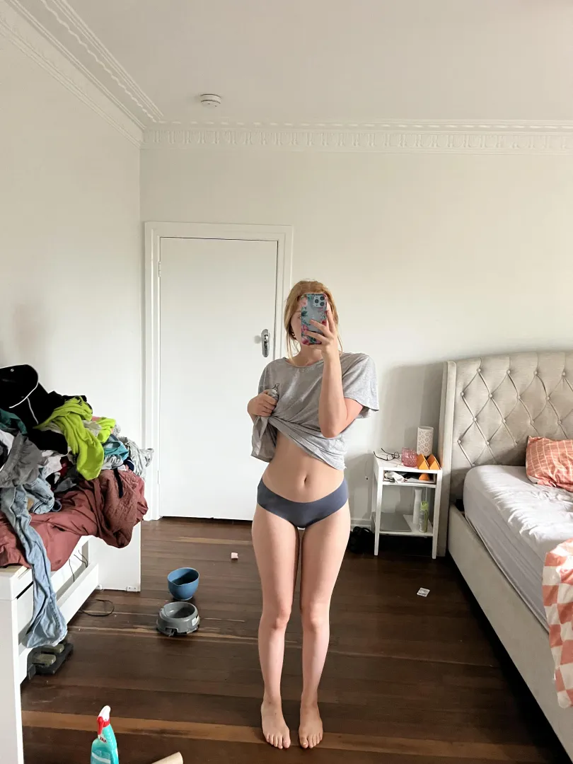 F22 - a young dirty girl in her dirty room posted by abovehi51