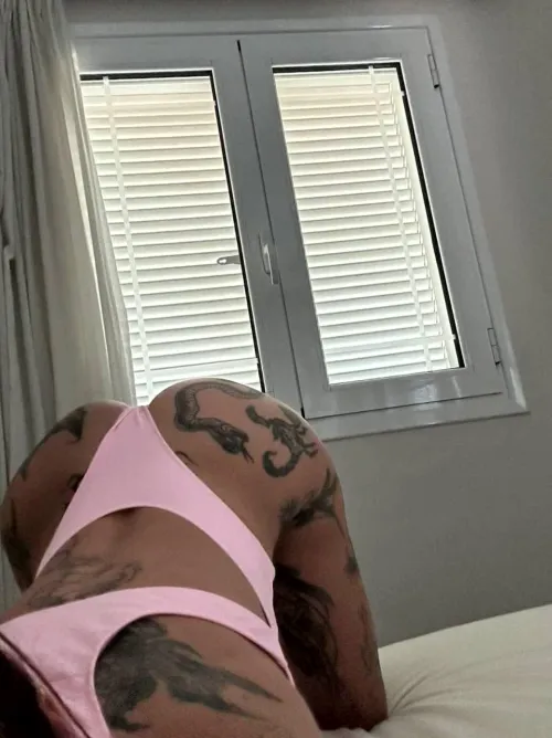 F22,  hot sunny day... unfortunately this ass are for view only by MichiganGirlx