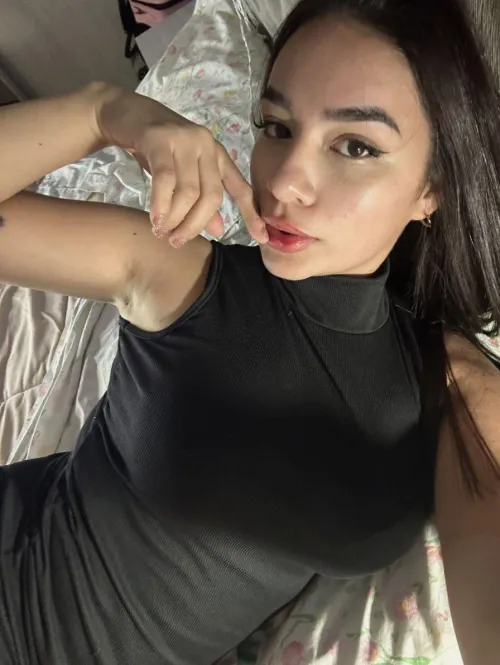 F22 Snp : alexandravinex Lit vanilla, pussy spread by Ok_Foundation_1296