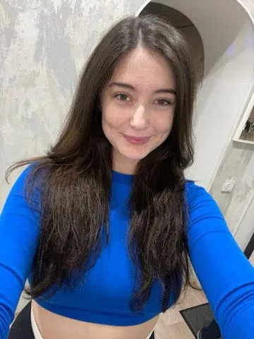 F22 wondering if older men ever go for girls like me? posted by laurieGiny