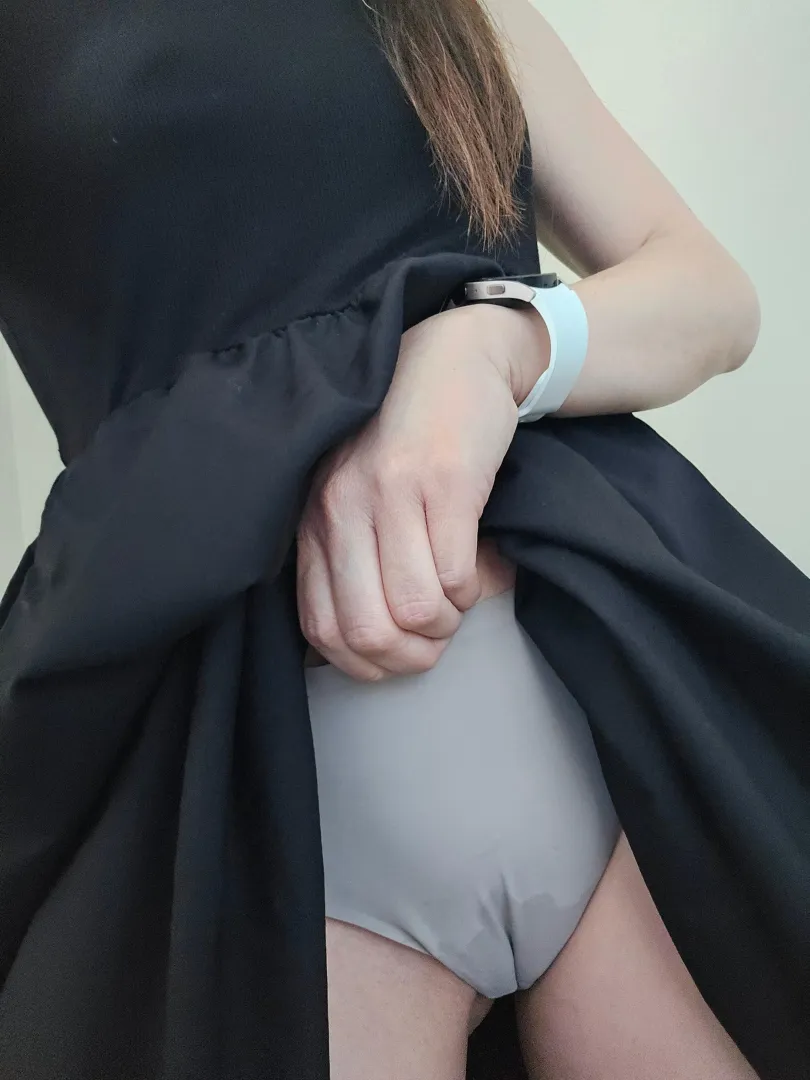 F38 very horny at work. Want to be bred. Would love to hear what you'll do to my dirty pussy. posted by shining-gal