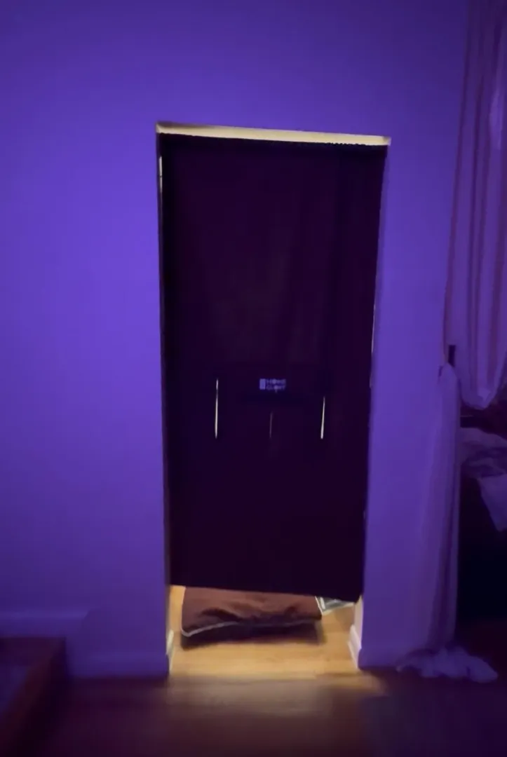 [F4M] gloryhole server in east village looking to drain posted by pussymouth18