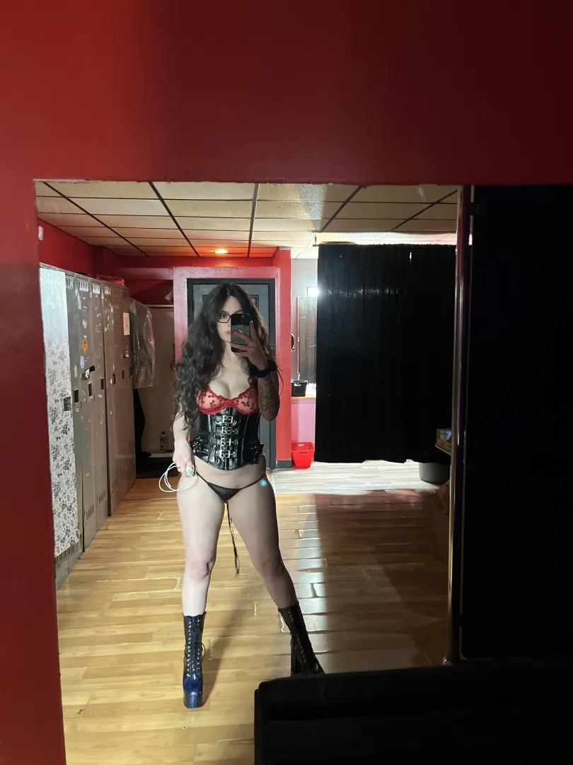 F4M IM AT THE PONY STRIP CLUB NOW TIL CLOSE posted by ExplanationPlayful75