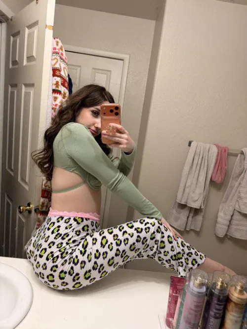 [F4M/F] Orlando hook up? by Smart_Investigator13