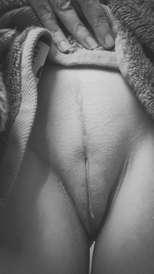 (F)51 Freshly shaved peek under the towel.... by newtwothis69