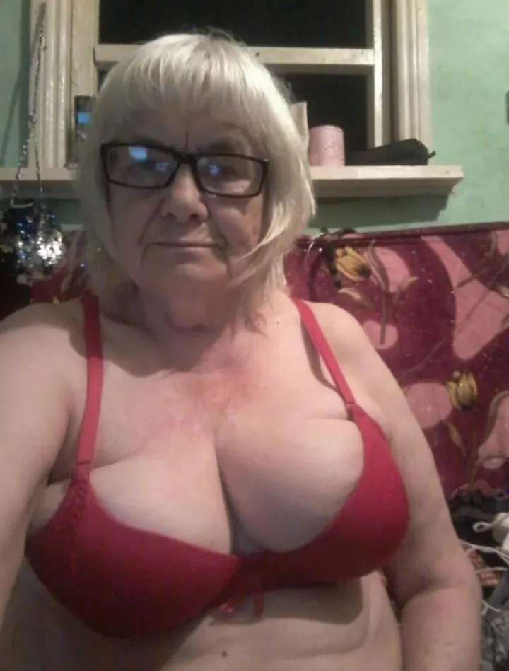 F73 busty granny posted by Granny_Laura