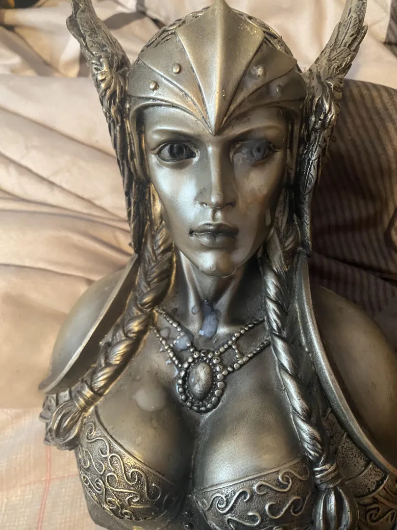 Facialed a statue posted by CumTag27