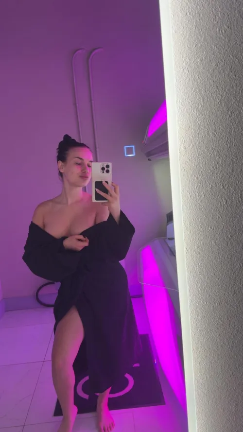 Fallin out  by emerymonroee