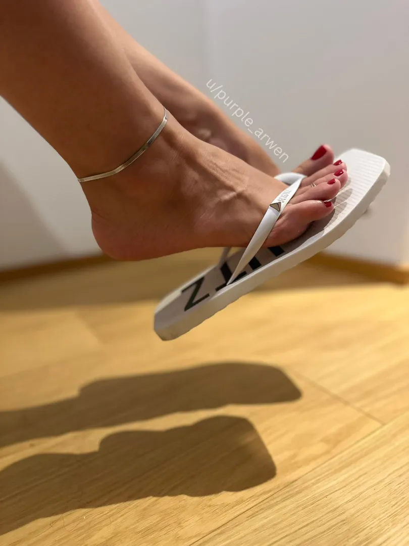 Fans of flip flops? posted by purple_arwen