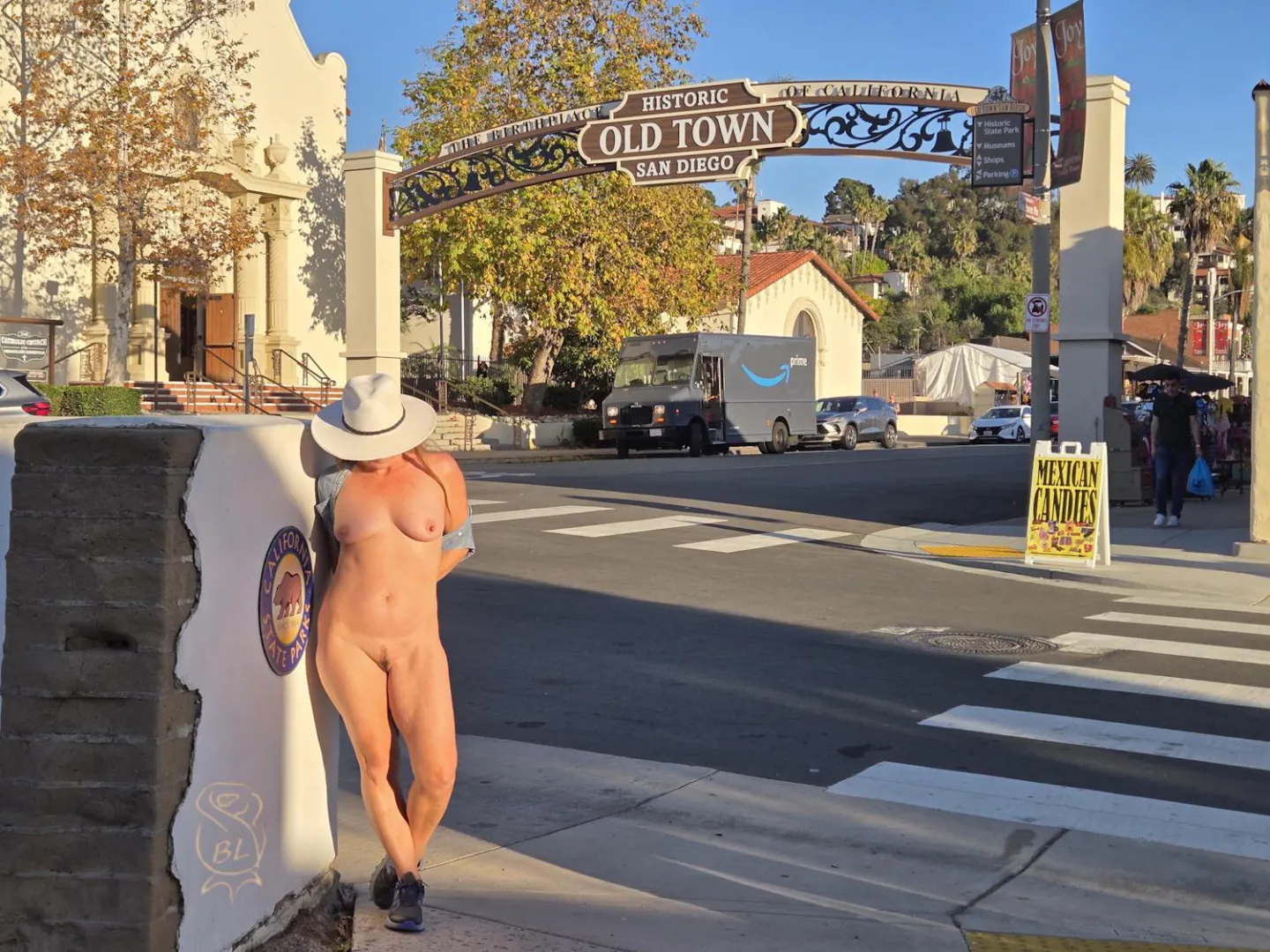 Fastest shot in Old Town  posted by BareLeiaRose