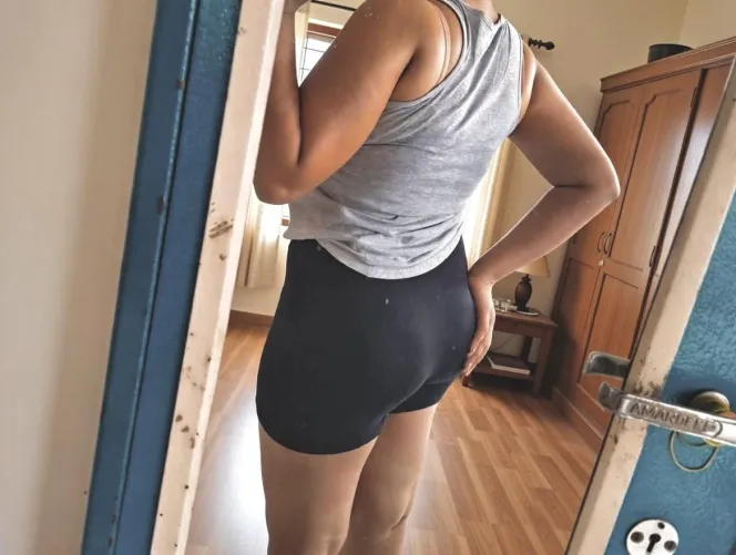 Fat ass chick, who wanna sext with me ? Horny af. by Final_Buddy8552