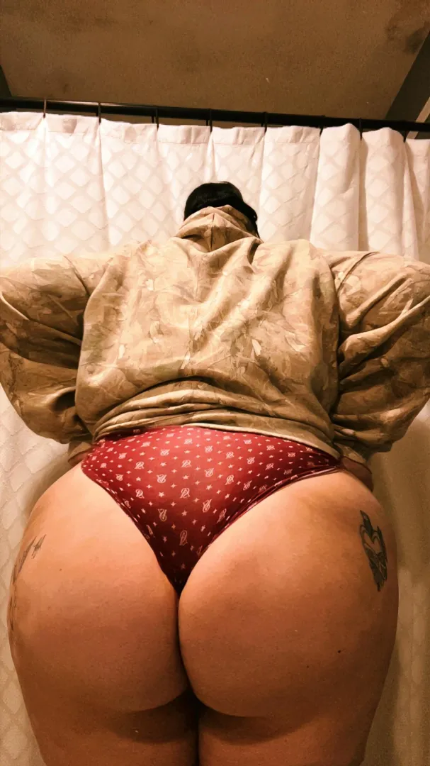Fat ass white girl ‍ posted by Euphoric_Ad_1369