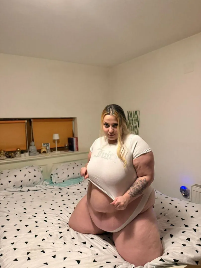 Fat girls are the craziest in bed posted by ViretheaLark