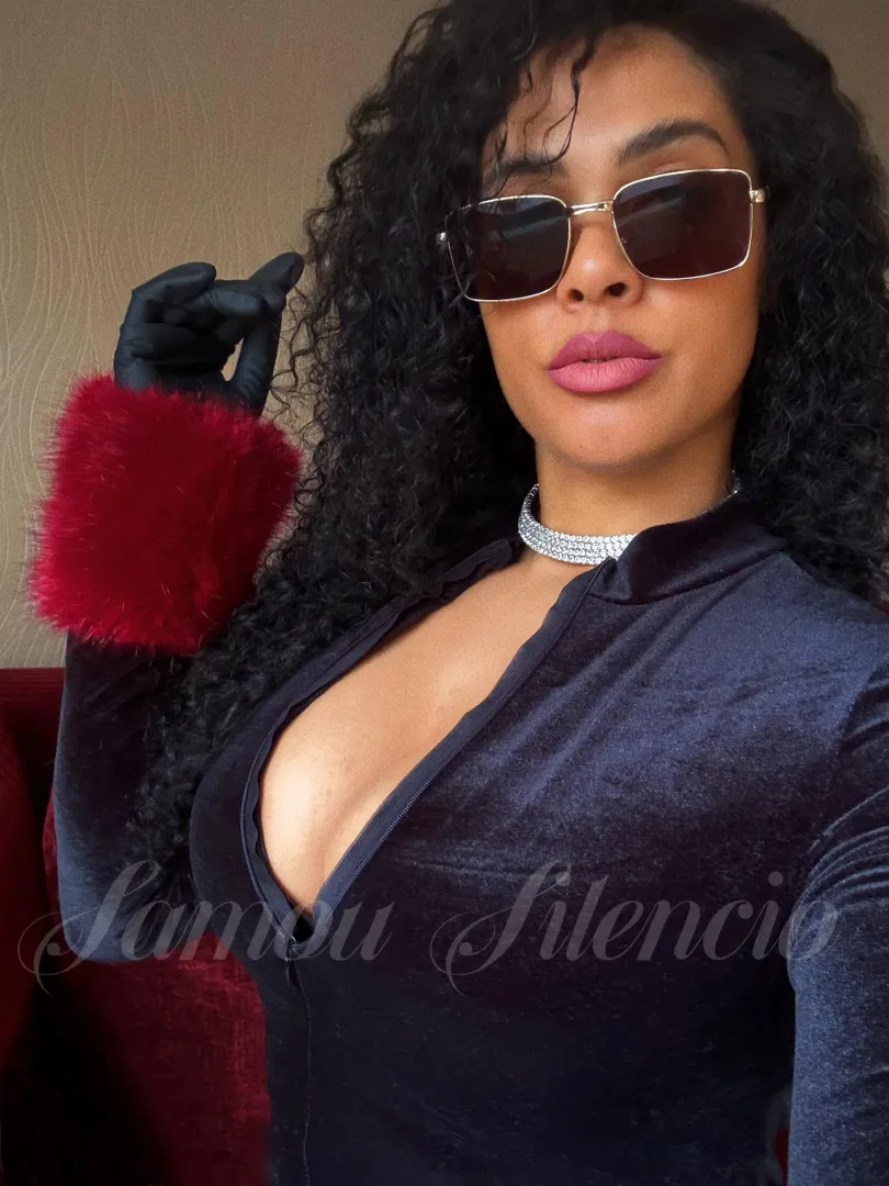 Faux fur and velvet posted by samousilencio