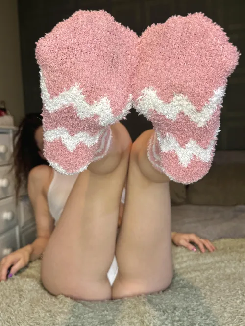 Feel my fluffies on your face?  by PropToToe