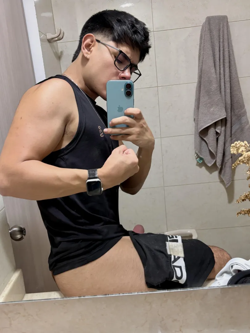 Feel my power today, Friday of fun! posted by _JustNoah