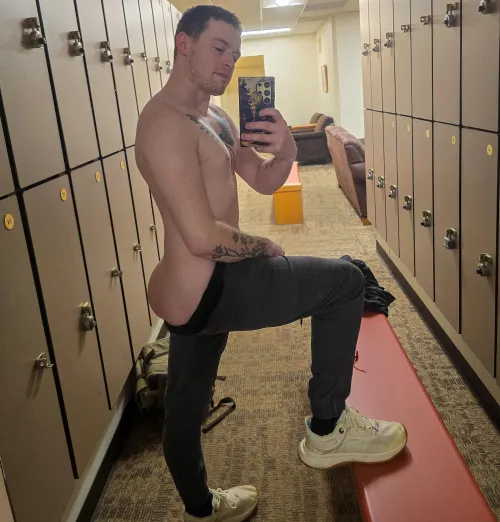 Feelin' a little cheeky at the gym m29 by badboybrenn