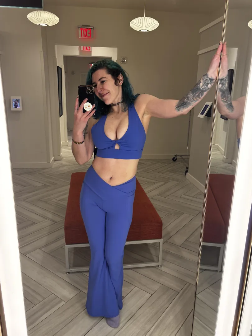 Feelin blue posted by sirenskiss3