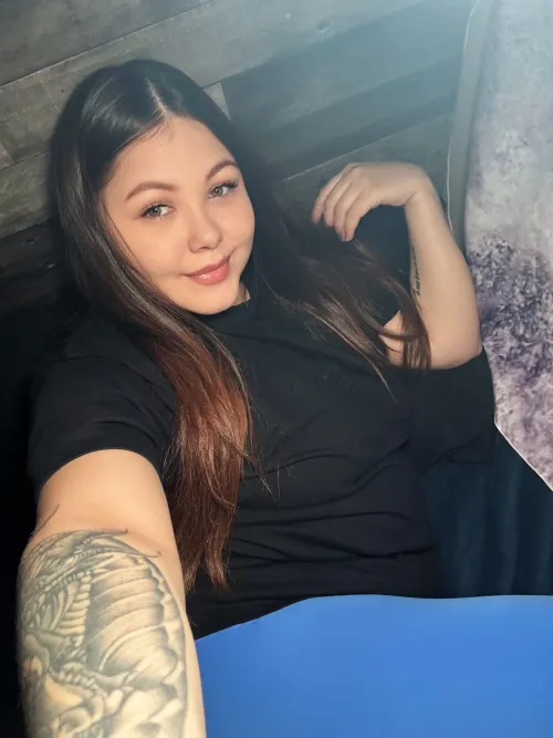 Feeling a bit shy but that’ll do  by lovelycreamchrissie