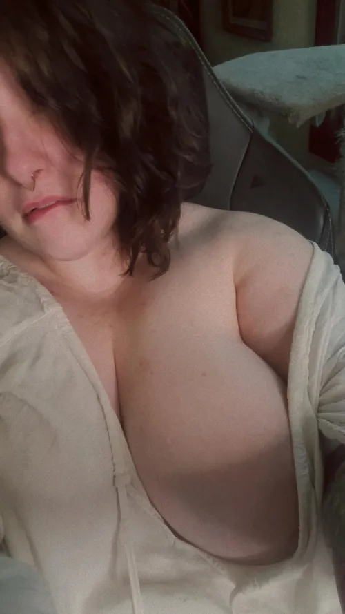 Feeling breedable by pandalotus