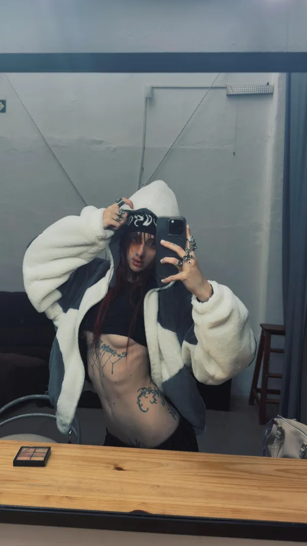 Feeling buzzed and horny, who’s around? go lg for real chat: lunarumes posted by Nintorii