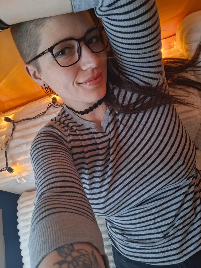 Feeling cute showing off my side shave posted by inked_emma_honey